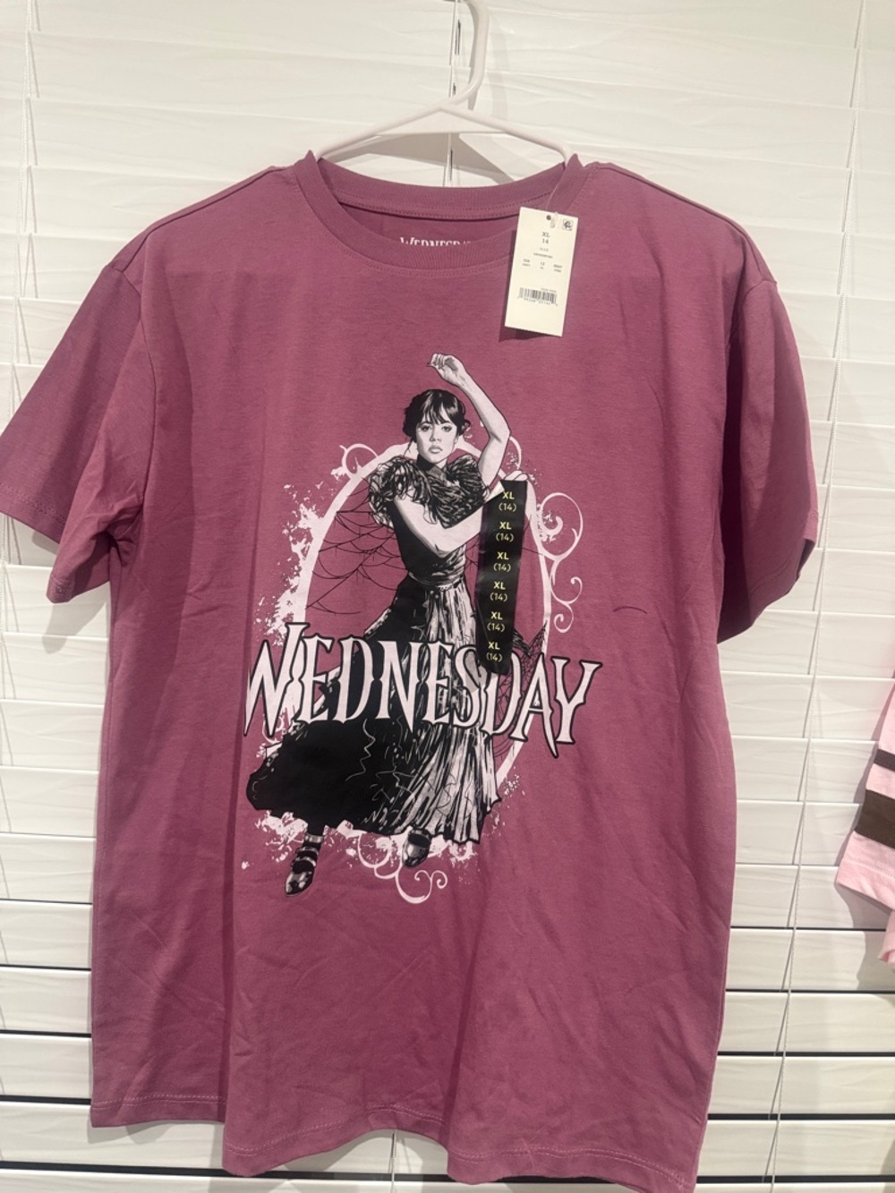 Women's Wednesday Graphic Short Sleeve Tee - Mauve
